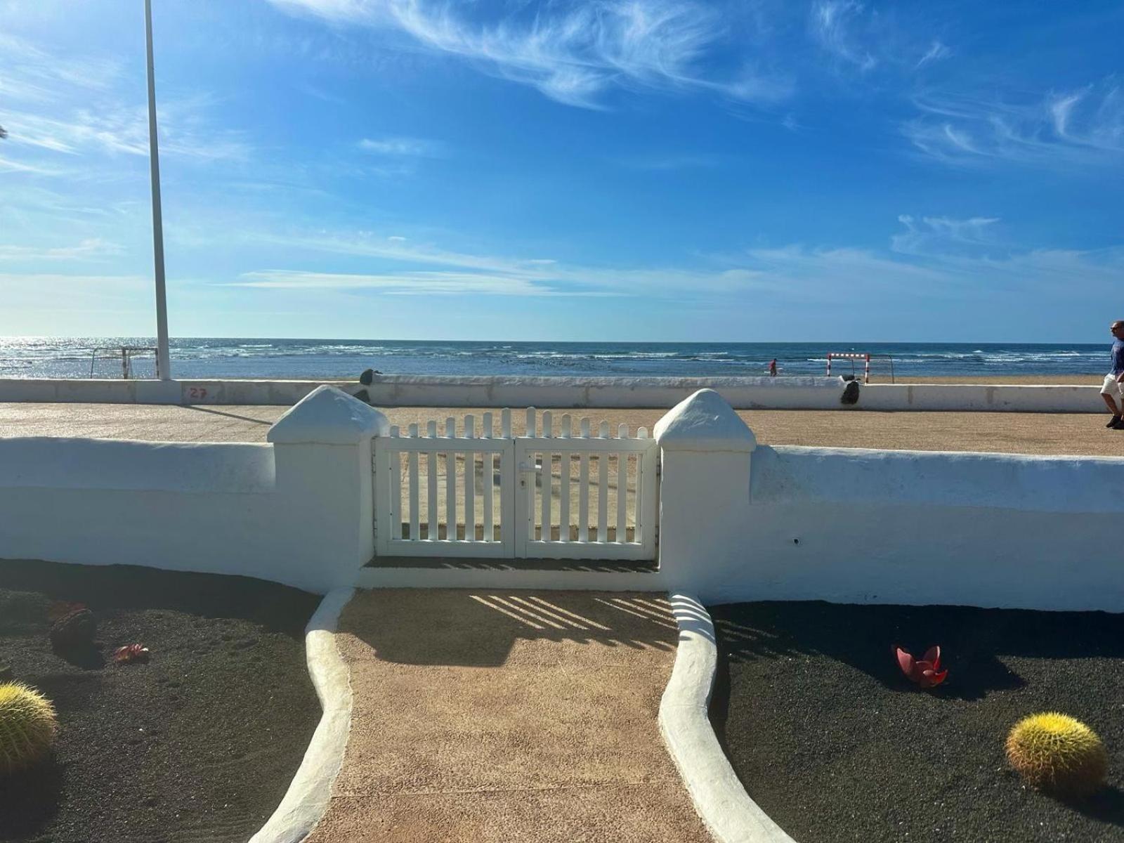 Villa La Orilla - Frente al Mar Playa Honda  Esterno foto